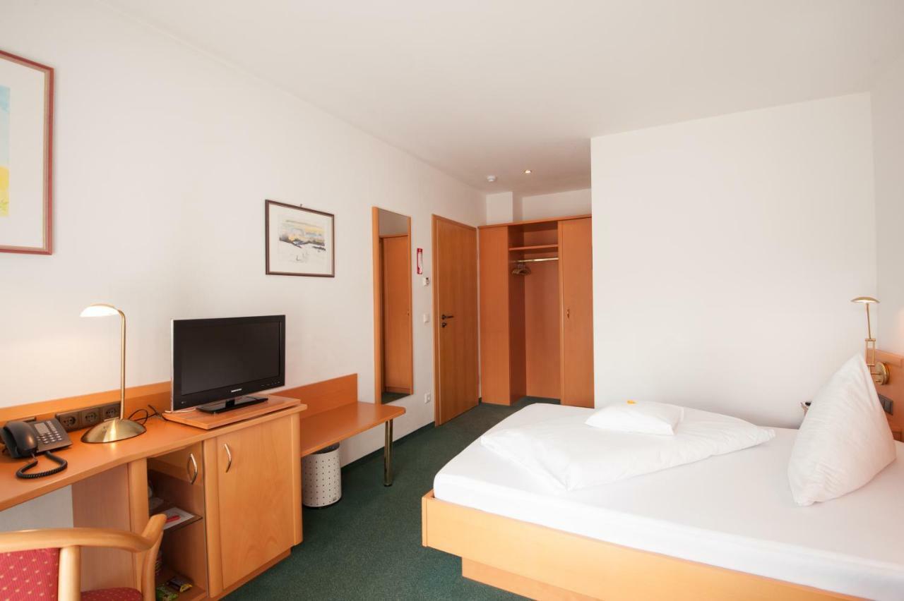 Hotel Schwaiger Glonn Buitenkant foto